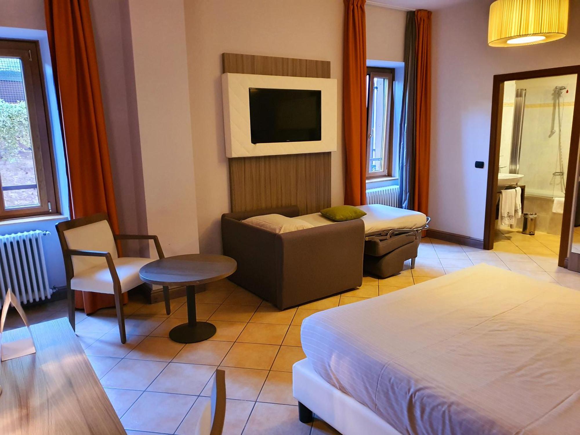 Economy Triple Room